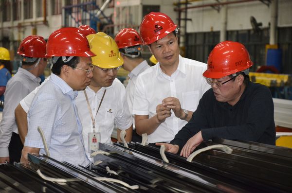  廣元市王菲市長(zhǎng)一行蒞臨我公司考察