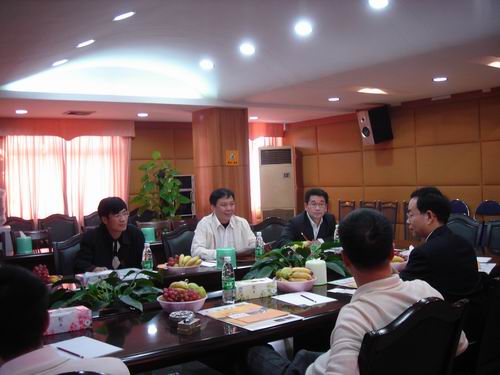 始興縣委、縣政府領(lǐng)導(dǎo)到公司參觀考察